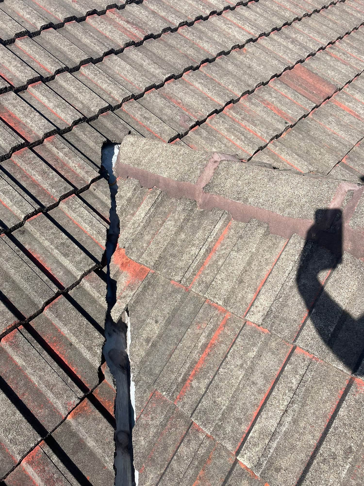 Cracked roof tiling